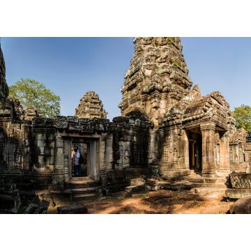 Lais Puzzle - Mann bei der Untersuchung des Phimeanakas-Tempels, Siem Reap, Kambodscha - 1.000 Teile