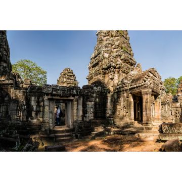 Lais Puzzle - Mann bei der Untersuchung des Phimeanakas-Tempels, Siem Reap, Kambodscha - 2.000 Teile