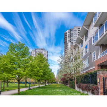 Lais Puzzle - Moderne Apartmenthäuser in Vancouver, British Columbia, Kanada - 40, 100, 200, 500, 1.000 & 2.000 Teile