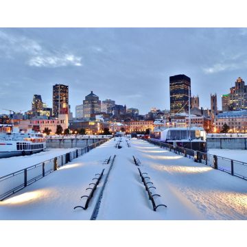 Lais Puzzle - Schneebedeckte Bänke, Pier, Uferpromenade, Hafen und das Stadtzentrum von Montreal nach Sonnenuntergang im Winter - Montreal, Kanada - 40, 100, 200, 500, 1.000 & 2.000 Teile