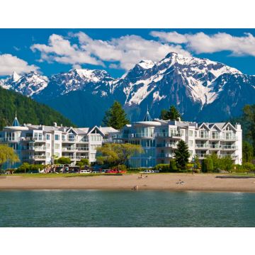 Lais Puzzle - Eigentumswohnung mit Seeblick und herrlichem Bergblick in Harrison Hot Springs, British Columbia, Kanada - 40, 100, 200, 500, 1.000 & 2.000 Teile