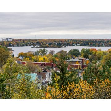 Lais Puzzle - Blick von der Grotte Unserer Lieben Frau von Lourdes auf die Stadt Sudbury im Herbst - 40, 100, 200, 500, 1.000 & 2.000 Teile