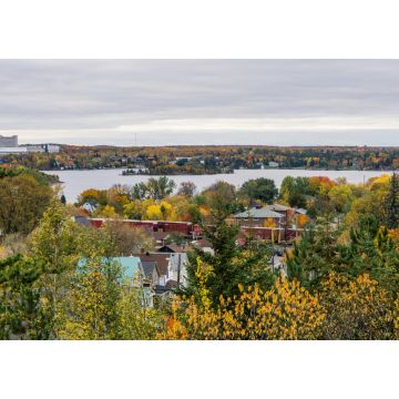 Lais Puzzle - Blick von der Grotte Unserer Lieben Frau von Lourdes auf die Stadt Sudbury im Herbst - 1.000 Teile