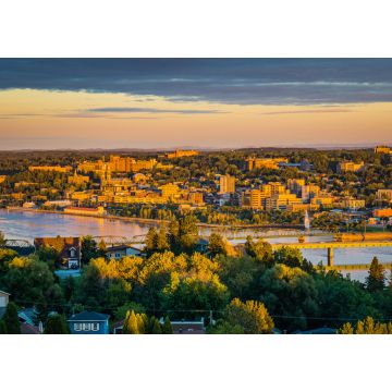 Lais Puzzle - Farbenfroher Sonnenuntergang und bewölkter Himmel über der Stadt Chicoutimi in Quebec (Kanada) - 1.000 Teile