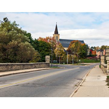 Lais Puzzle - Die katholische Kirche Saint Joseph's und die Brücke über den Victoria-See in Stratford, Ontario - 40, 100, 200, 500, 1.000 & 2.000 Teile