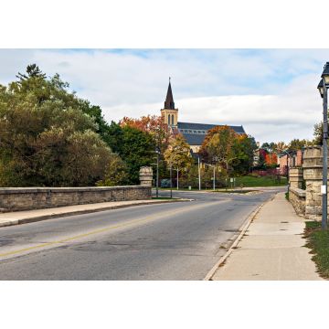 Lais Puzzle - Die katholische Kirche Saint Joseph's und die Brücke über den Victoria-See in Stratford, Ontario - 1.000 Teile