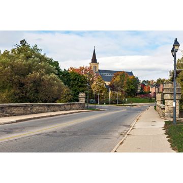 Lais Puzzle - Die katholische Kirche Saint Joseph's und die Brücke über den Victoria-See in Stratford, Ontario - 2.000 Teile