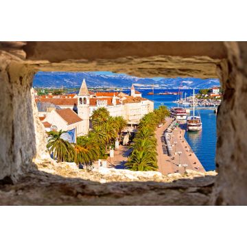 Lais Puzzle - Stadt Trogir Uferpromenade und Wahrzeichen Panoramablick durch Steinfenster - 2.000 Teile