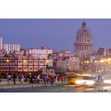 Lais Puzzle - Havanna bei Sonnenuntergang mit Verkehrsampeln und Blick auf das Capitol - 2.000 Teile