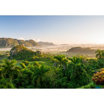 Lais Puzzle - Kalksteinfelsen namens Mogotes im Viñales-Tal nahe dem westlichen Ende der Insel Kuba sind eine wunderschöne Karstlandschaft, die von Bergen umgeben ist - 1.000 Teile