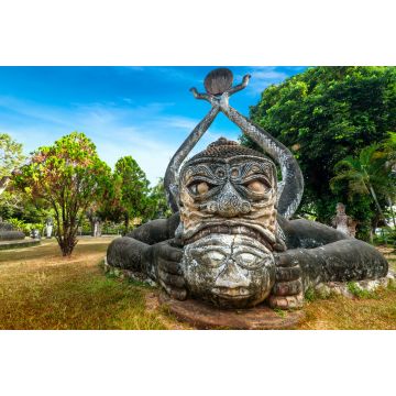 Lais Puzzle - Erstaunliche Aussicht auf Mythologie und religiöse Statuen im Wat Xieng Khuan Buddha Park. Vientiane, Laos - 2.000 Teile