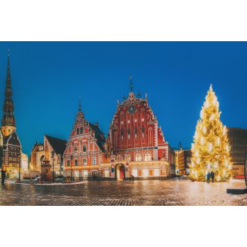 Lais Puzzle - Riga, Lettland. Panorama des Rathausplatzes, beliebter Platz mit berühmten Wahrzeichen in der Nachtbeleuchtung in der Winterdämmerung - 2.000 Teile