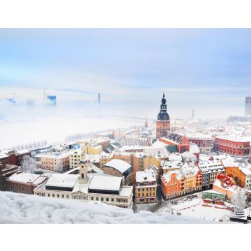 Lais Puzzle - Panoramablick auf die Altstadt von Riga und den Fluss Daugava von der St. Peterskirche aus an einem klaren Wintertag. Morgennebel und schneebedeckte Häuser. Lettland - 40, 100, 200, 500, 1.000 & 2.000 Teile