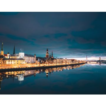 Lais Puzzle - Riga, Lettland, Europa. Stadtbild in der Morgenzeit. Nachtansicht von Schloss, Dom und St. Peterskirche. Beliebter Ort mit berühmten Wahrzeichen. UNESCO - 40, 100, 200, 500, 1.000 & 2.000 Teile