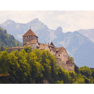 Lais Puzzle - Schloss Liechtenstein, umgeben von den Alpen - 40, 100, 200, 500, 1.000 & 2.000 Teile
