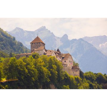 Lais Puzzle - Schloss Liechtenstein, umgeben von den Alpen - 2.000 Teile