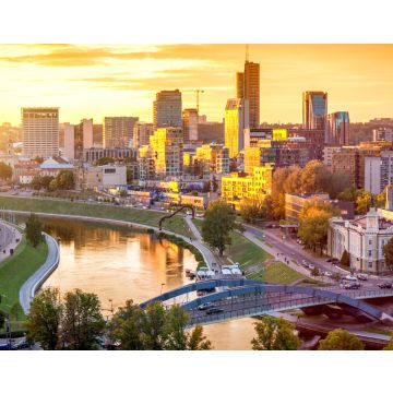 Lais Puzzle - Stadtansicht des Finanzviertels mit modernen Gebäuden, Fluss und Brücke während des Sonnenuntergangs in Vilnius, Litauen - 40, 100, 200, 500, 1.000 & 2.000 Teile