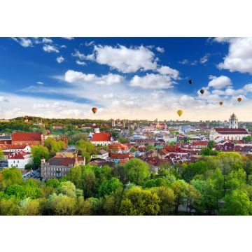 Lais Puzzle - Schönes Sommerpanorama der Altstadt von Vilnius mit bunten Heißluftballons am Himmel - 100, 200, 500, 1.000 & 2.000 Teile