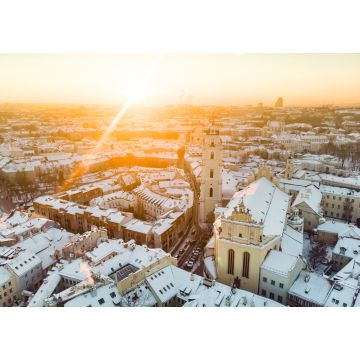 Lais Puzzle - Schönes Vilniuser Stadtpanorama im Winter mit schneebedeckten Häusern, Kirchen und Straßen. Winterliche Stadtkulisse in Vilnius, Litauen - 1.000 Teile