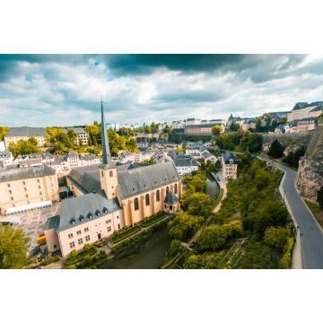 Lais Puzzle - Panoramablick auf die Stadt Luxemburg, an einem bewölkten Tag - 2.000 Teile