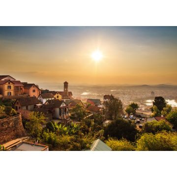 Lais Puzzle - Schönes Stadtpanorama von Antananarivo, Madagaskar, bei Sonnenuntergang - 1.000 Teile
