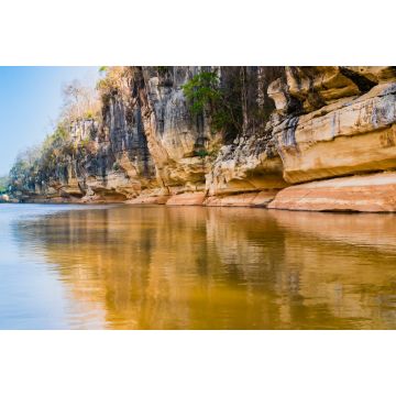 Lais Puzzle - Beeindruckende Steinformationen, die sich im Manambolo-Fluss spiegeln, Tsingy de Bemaraha Strict Nature Reserve, Madagaskar - 2.000 Teile