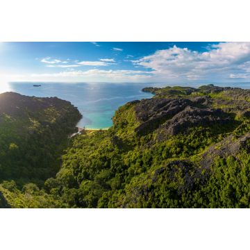 Lais Puzzle - Drohnen-Panorama einer unberührten, unbewohnten Insel mit bizarren Tsingy-Felsformationen/ Madagaskar/ Nosy Hara - 2.000 Teile