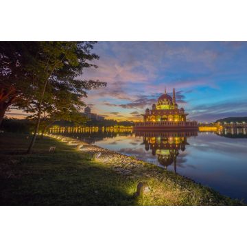 Lais Puzzle - Majestätischer Sonnenaufgang an der Putra-Moschee, Putrajaya, Malaysia - 2.000 Teile