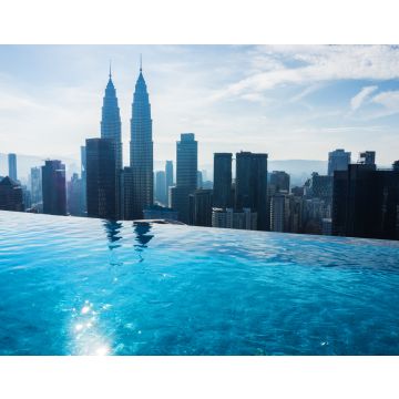 Lais Puzzle - Swimmingpool auf dem Hoteldach mit schönem Blick auf die Stadt. Kuala Lumpur - 40, 100, 200, 500, 1.000 & 2.000 Teile