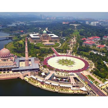 Lais Puzzle - Luftaufnahme der Putra-Moschee mit Gartenlandschaft und Putrajaya-See, Putrajaya. Die berühmteste Touristenattraktion in Kuala Lumpur City, Malaysia - 40, 100, 200, 500, 1.000 & 2.000 Teile