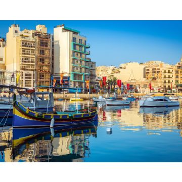 Lais Puzzle - St. Julian's, Malta - Bunte Luzzu-Fischerboote in der Spinola-Bucht bei Sonnenaufgang - 40, 100, 200, 500, 1.000 & 2.000 Teile