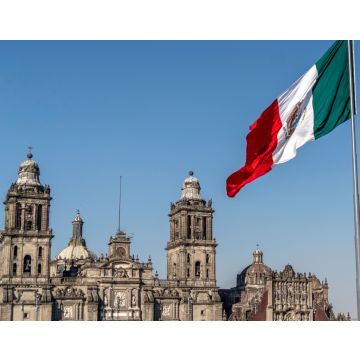 Lais Puzzle - Kathedrale in Mexiko-Stadt mit wehender mexikanischer Flagge - 40, 100, 200, 500, 1.000 & 2.000 Teile