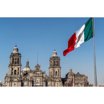 Lais Puzzle - Kathedrale in Mexiko-Stadt mit wehender mexikanischer Flagge - 2.000 Teile