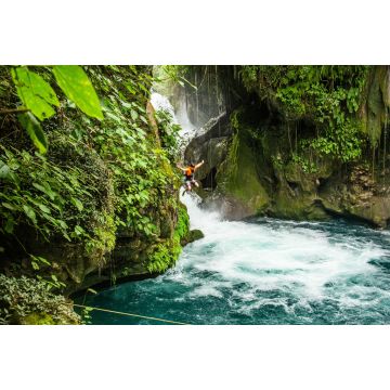 Lais Puzzle - Springen am wunderschönen Puente de Dios-Wasserfall und Cenote, Tamasopo, San Luis Potosi, Mexiko - 2.000 Teile