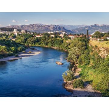 Lais Puzzle - Blick auf den Fluss Moraca in der Stadt Podgorica, Montenegro - 40, 100, 200, 500, 1.000 & 2.000 Teile