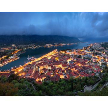 Lais Puzzle - Panorama der Altstadt von Kotor und der Bucht von Kotor in der Abenddämmerung, Montenegro - 40, 100, 200, 500, 1.000 & 2.000 Teile