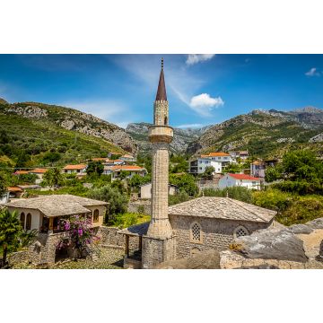 Lais Puzzle - Blick von den Festungsmauern der alten Festung in Stari Bar, Montenegro, auf den Uhrenturm und das umliegende Dorf - 2.000 Teile