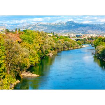 Lais Puzzle - Blick auf den Fluss Moraca und die Berge in Podgorica Montenegro - 1.000 Teile
