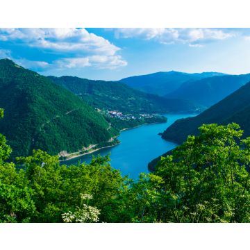 Lais Puzzle - Sommerlandschaft des Sees und des Flusses Piva zwischen hohen grünen Bergen bei Pluzine. Montenegro - 40, 100, 200, 500, 1.000 & 2.000 Teile
