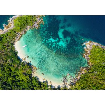 Lais Puzzle - Luftaufnahme Drohne Schuss Ozean Wellen, Schöne tropische Strand und felsigen Küstenlinie und schönen Wald. Nga Khin Nyo Gyee Insel Myanmar. Tropische Meere und Inseln im Süden Myanmars - 1.000 Teile