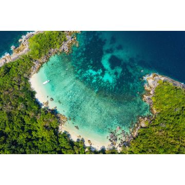 Lais Puzzle - Luftaufnahme Drohne Schuss Ozean Wellen, Schöne tropische Strand und felsigen Küstenlinie und schönen Wald. Nga Khin Nyo Gyee Insel Myanmar. Tropische Meere und Inseln im Süden Myanmars - 2.000 Teile