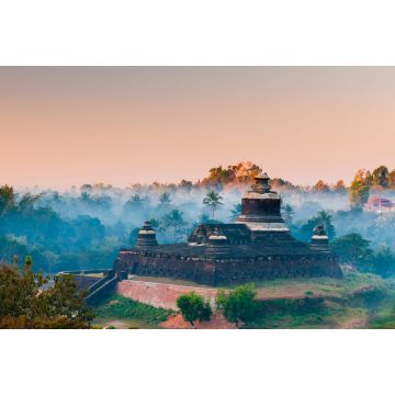 Lais Puzzle - Mrauk U (kleines Bagan), die alte Hauptstadt der Rakhaing. Sonnenaufgang über dem Dukkanthein Paya-Tempel in Mrauk U. Myanmar (Birma) - 2.000 Teile