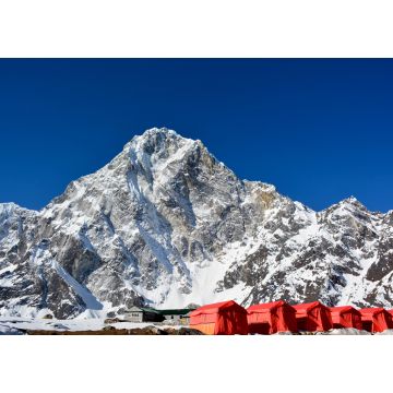 Lais Puzzle - Reihe der roten Zelte auf dem Weg vom Cho-La-Pass zum Everest-Basislager, Nepal. Prächtige Himalaya-Berge im Hintergrund - 1.000 Teile