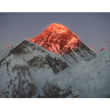 Lais Puzzle - Everest. Rote Strahlen der Sonne. Berglandschaft. Nepal - 40, 100, 200, 500, 1.000 & 2.000 Teile