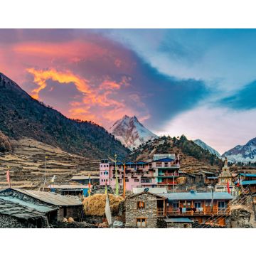 Lais Puzzle - Schöner dramatischer Sonnenuntergang über dem Berg Manaslu im Himalaya-Gebirge, Nepal. Manaslu Rundwanderung im Dezember. - 40, 100, 200, 500, 1.000 & 2.000 Teile