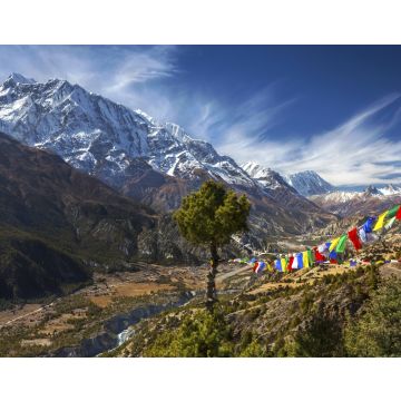 Lais Puzzle - Landschaftsansicht des Annapurna 3 Peak (7555 m) im Himalaya-Gebirge und buddhistische Gebetsfahnen auf der Annapurna Circuit Trekking Route in Nepal - 40, 100, 200, 500, 1.000 & 2.000 Teile
