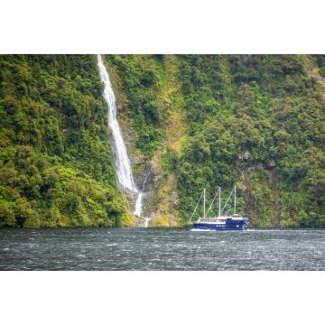 Lais Puzzle - Wasserfall am Doubtful Sound im Fiordland National Park in Neuseeland - 2.000 Teile