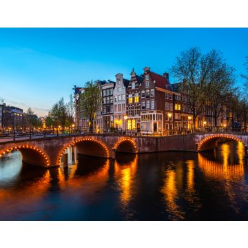 Lais Puzzle - Grachten von Amsterdam bei Nacht. Amsterdam ist die Hauptstadt und bevölkerungsreichste Stadt der Niederlande - 40, 100, 200, 500, 1.000 & 2.000 Teile