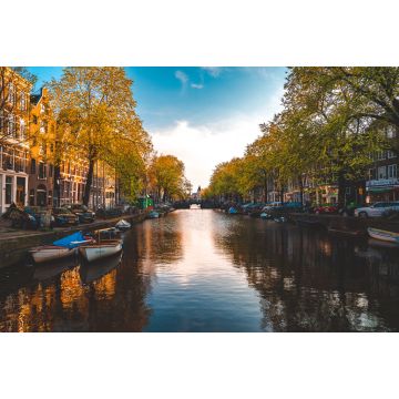 Lais Puzzle - Atemberaubender Blick auf Amsterdamer Grachten und typisch holländische Häuser mit engen, gemütlichen Straßen voller Fahrräder in der Hauptstadt der Niederlande, Europa, an einem schönen sonnigen Tag - 2.000 Teile