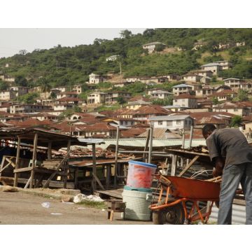 Lais Puzzle - Eine typische alte Stadt im Westen Nigerias - 40, 100, 200, 500, 1.000 & 2.000 Teile